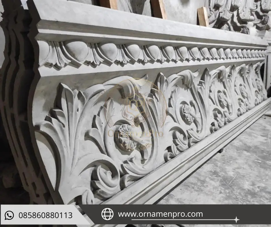 Desain ornamen memanjang untuk atap atau lisplang