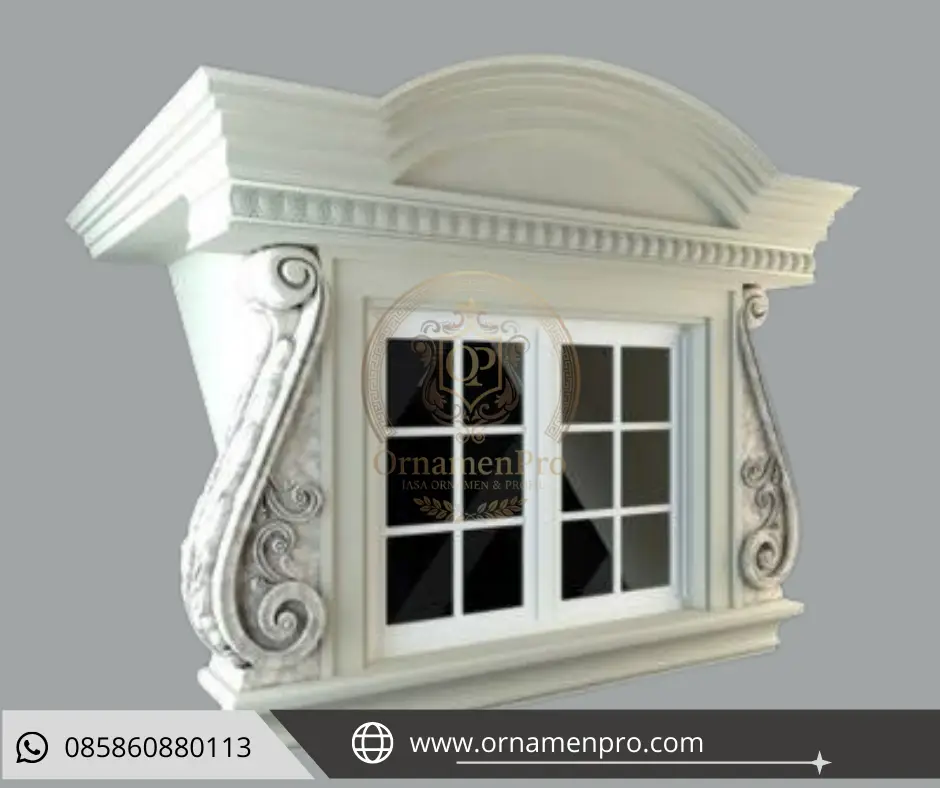 Jendela dengan ornamen profil klasik estetik dan pilar penyangga