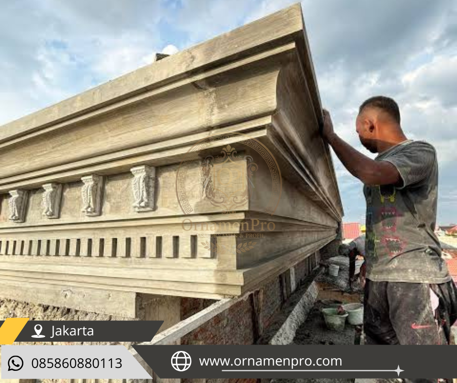 Proyek restorasi ornamen bangunan di Jakarta